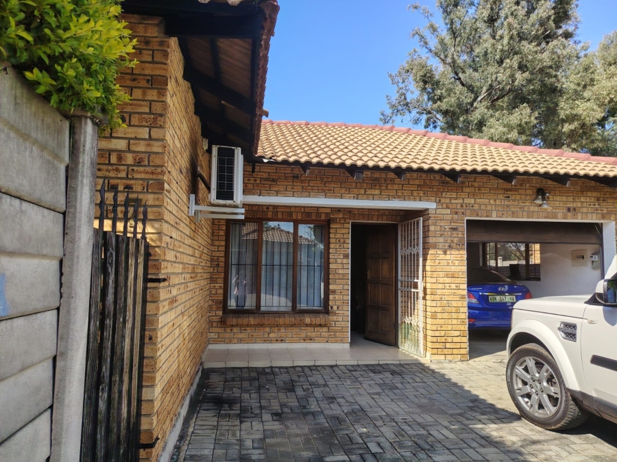 3 Bedroom Property for Sale in Waterval East North West